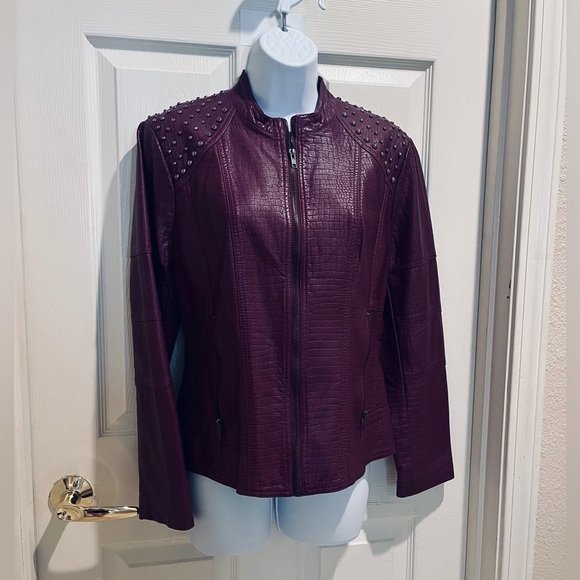 V Cristina Beautiful embossed leather jacket - Picture 2 of 15